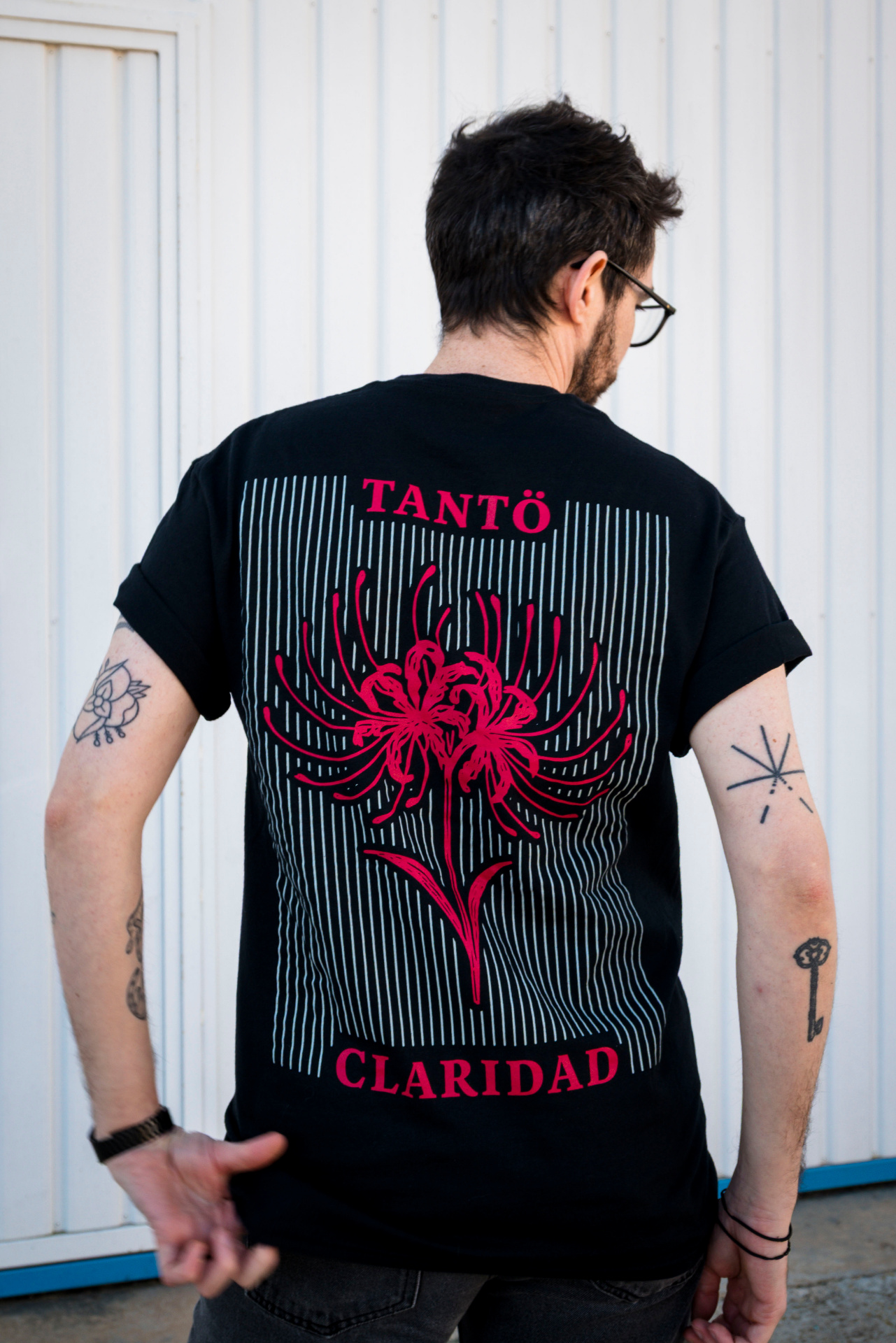 Camiseta Negra Claridad
